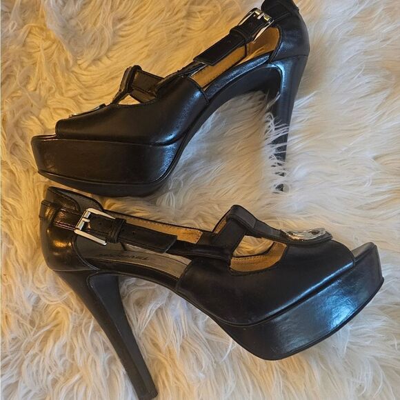 MICHAEL KORS MARY JANE PLATFORM HEELS - Picture 1 of 5